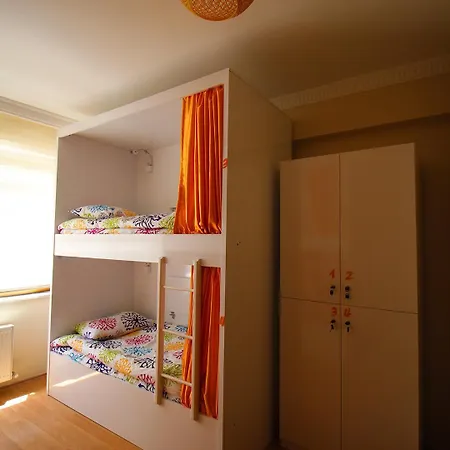 Deeps Albergue *